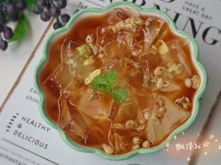 夏日冰爽甜品--红糖冰粉,放冰箱冷藏，夏天来一碗，超赞，试试？