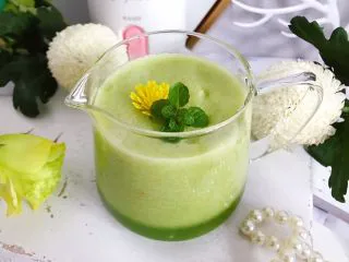 属于春天的果汁～羊角蜜香梨汁,来个近景