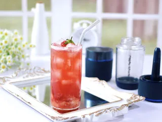 草莓蔓越莓气泡饮,成品