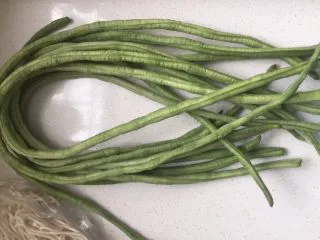 超级下饭的豆角焖饭，爱吃面食的北方人不容错过,准备食材，豆角，爱吃的话可以多放点