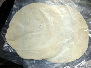 法式甜点~香蕉派,准备手抓饼皮2张