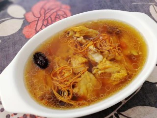 虫草花排骨汤,盛出。