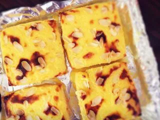 街头流行美食～【岩烧乳酪】,烤出岩烧的样子就OK了。