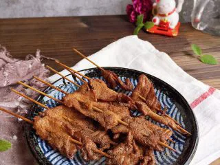 上海小吃 炸里脊肉串,完成。