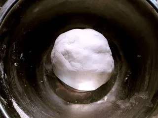  人气小吃糖不甩,揉成光滑的面团