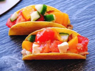 秘制异国风味鸡胸肉腌料&绝佳搭配 （减肥必备）,然后塞进Taco的上半部分