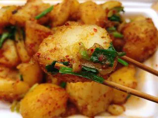 巫山特色小吃-炕洋芋,香喷喷好吃看得见💯