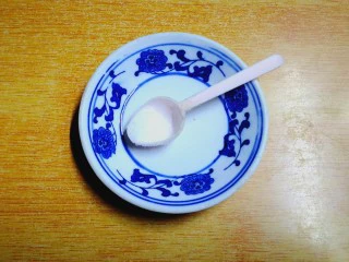 健康电饭锅蛋糕,准备盐2克