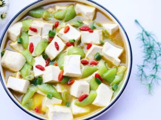 鲜掉眉毛的丝瓜豆腐汤,超好吃~