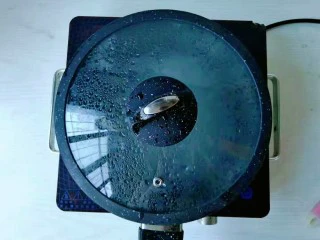 手煮奶茶西米露,西米继续煮五分钟之后关火盖盖焖上。