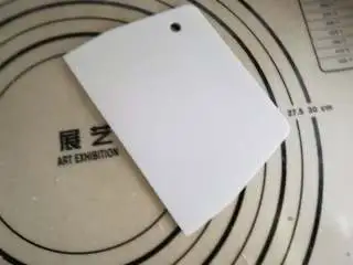 家乡小吃——小米,然后使用刮板按压