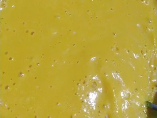 奶油南瓜浓汤,在淡奶油南瓜浓汤里加入适量玫瑰盐和黑胡椒粉，用来调味，也可以不加调料直接食用就是奶油南瓜奶昔；