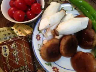 路边小吃自己做―鸡蛋干烤蔬菜串,所有蔬菜洗净