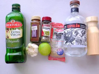 秘制异国风味鸡胸肉腌料&绝佳搭配 （减肥必备）,墨西哥风味龙舌兰腌料的材料如上 如果没有龙舌兰酒 不加也没关系 但是青柠汁是必备的哦 这个不能少