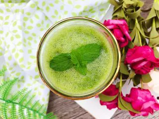 羽衣甘蓝芝麻菜苹果汁,成品图