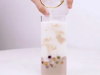 家庭版喜茶同款——芋泥波波冰,加入热水