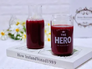 蓝莓葡萄甜汁,补血益气又缓解疲劳。