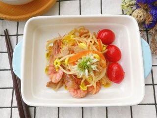 快手菜，肉丝豆芽爆海虾,豆芽清脆爽口，海虾清甜，肉丝香嫩