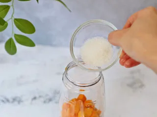 可以吸着喝的杨枝甘露,加入白糖