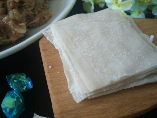 矾山特色小吃肉燕馄饨,瘦肉敲打好的皮如其白玉。