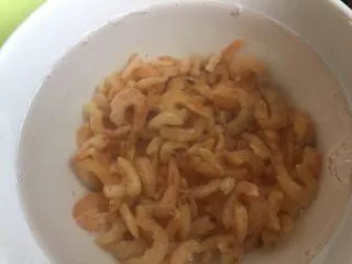 辣椒虾酱地瓜叶·东南亚风味,虾米洗净换几次水，浸泡1-2小时