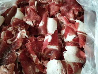 山西太原特色小吃，羊肉手抓饼,吃剩下的羊肉片冷冻起来。