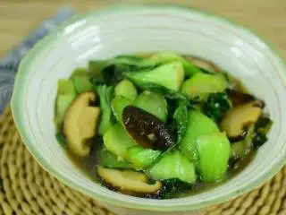 从小吃到大的家常菜，多吃青菜身体好,极致简单的搭配， 却是最佳清肠美食。