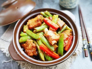 四季豆烧排骨,开动！