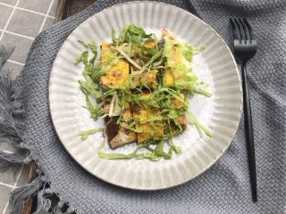 街头风味东北烤冷面,高颜值超美味又干净卫生的烤冷面完成啦!