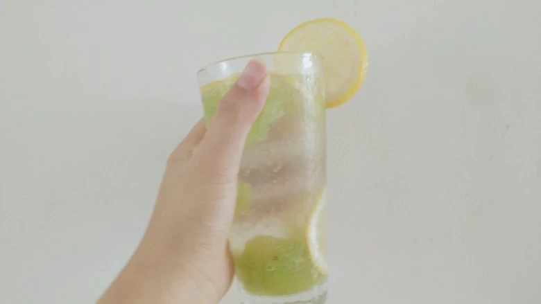 青提柠檬气泡水—夏天的快乐