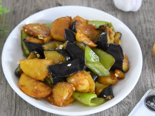 地三鲜的家常做法，超级无敌下饭菜！,一道香喷喷的地三鲜就完成啦！