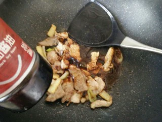 #猪年#辣椒炒肉,加老抽提色