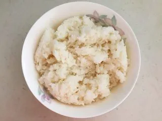 上班族的便当 风味独特的粢饭团,白米饭1碗,晾至微凉