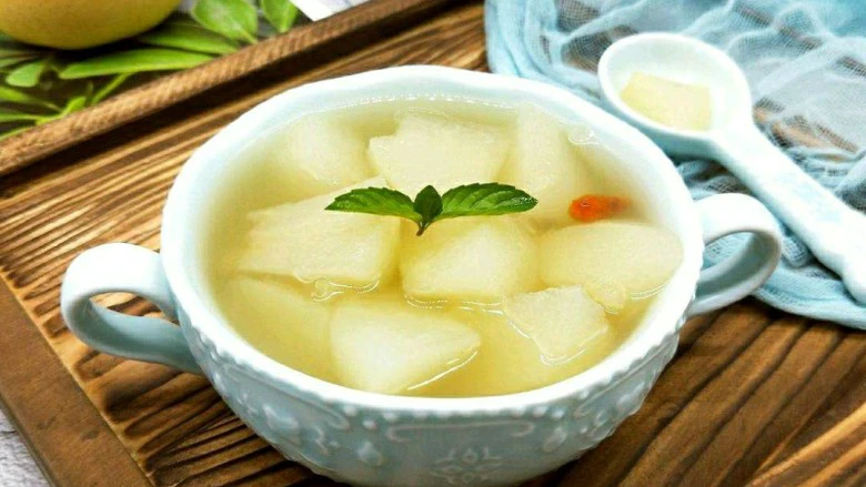 润肺滋养甜汤-----不一样的自制冰糖雪梨