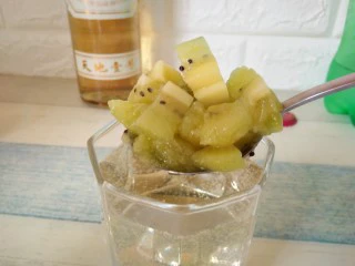 猕猴桃苹果醋饮,1勺猕猴桃果肉