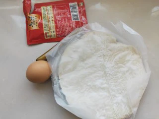 街头手抓饼的吃法----懒人必备早餐,所有材料准备好