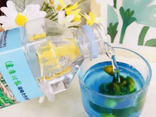 #闹元宵#蓝色海洋,加入冻苏打水