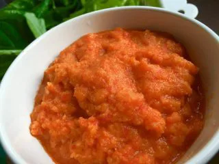 辣椒虾酱地瓜叶·东南亚风味,东南亚风味的辣椒虾酱初步成型。