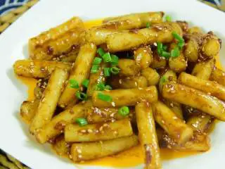 火爆的街边小吃，家里做起来又好吃又简单,灿烂金黄，颜值不一般，味道也不一般哦~