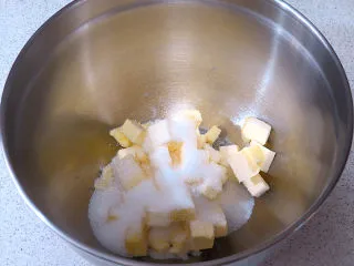 法式小甜点【椰蓉柠檬小方】,加糖粉、盐