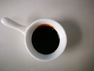 家常菜啤酒鸡翅,准备好的老抽。