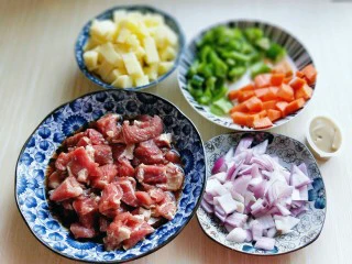 做年货+别有一番风味的牛肉浓汤,准备齐全。