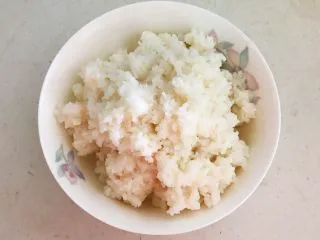 上班族的便当 风味独特的粢饭团,调匀