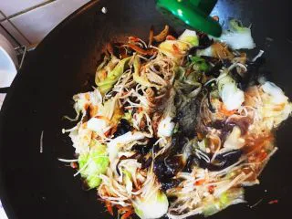 台灣傳統小吃 - 白菜滷,胡椒粉