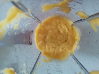 夏日甜品杨枝甘露,打成芒果奶昔