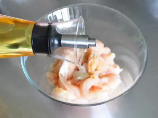 街头小吃自己做---香酥无骨鸡柳,玉米油。