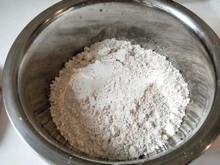 河北宣化特色小吃\卤菜\蒸莜面,莜面粉300克。