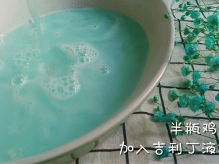 两款夏日饮品,吉利丁液混合剩余鸡尾酒