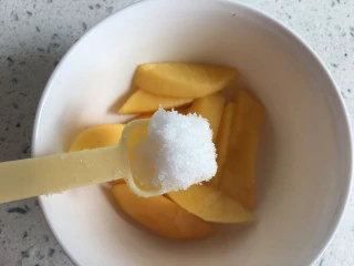 桃橙之恋 夏日饮品,放入糖