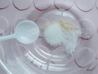 特色小吃米豆腐,味精